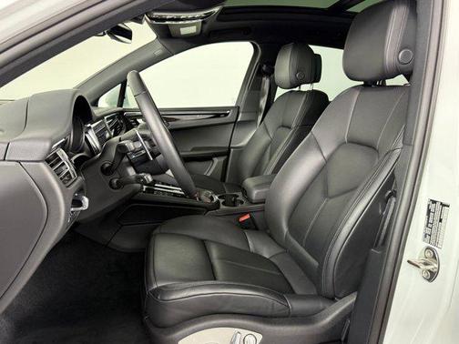 2025 Porsche Macan S