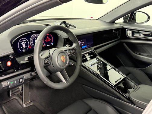 2026 Porsche Panamera 4