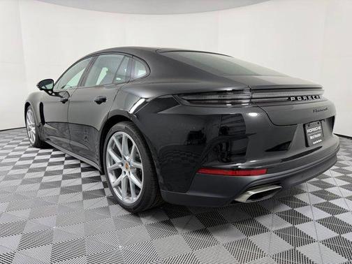 2026 Porsche Panamera 4