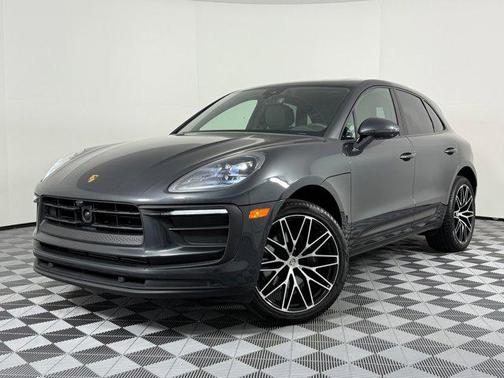 2025 Porsche Macan AWD