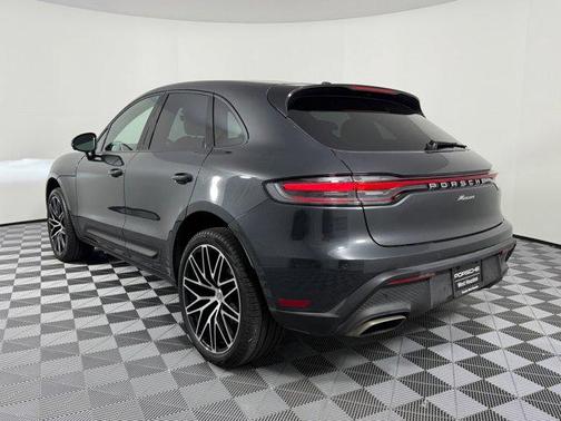 2025 Porsche Macan AWD