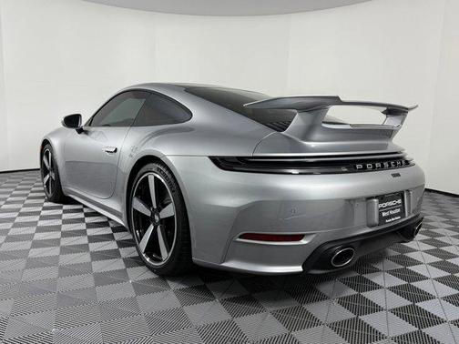 2026 Porsche 911 Carrera