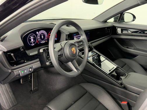 2025 Porsche Panamera RWD