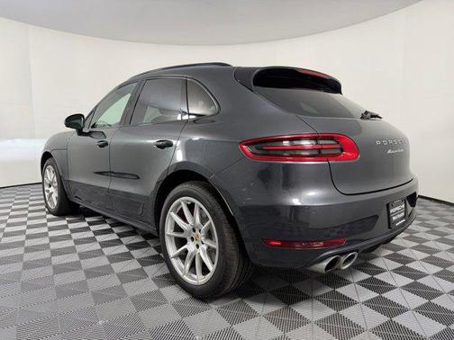 Volcano Grey Metallic 2017 Porsche Macan Macan Turbo