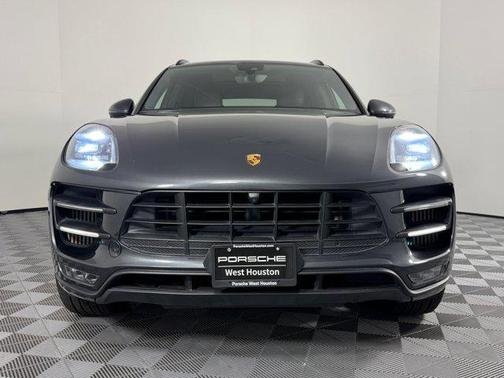 Volcano Grey Metallic 2017 Porsche Macan Macan Turbo