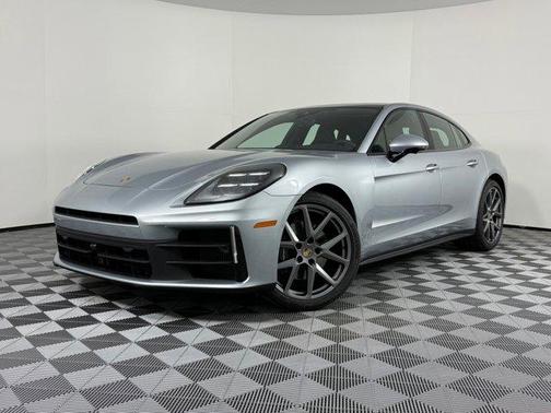 Dolomite Silver Metallic 2026 Porsche Panamera 4