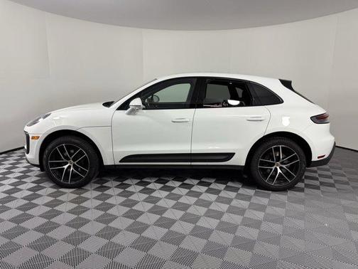 2023 Porsche Macan Base