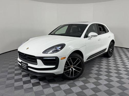 2023 Porsche Macan Base