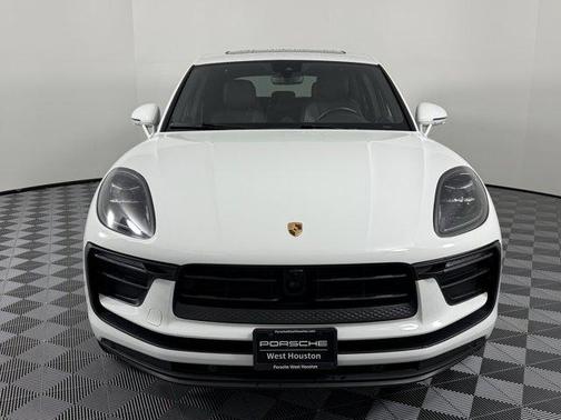 2023 Porsche Macan Base