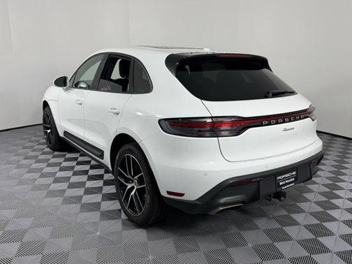 2023 Porsche Macan Base