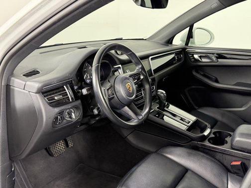 2023 Porsche Macan Base