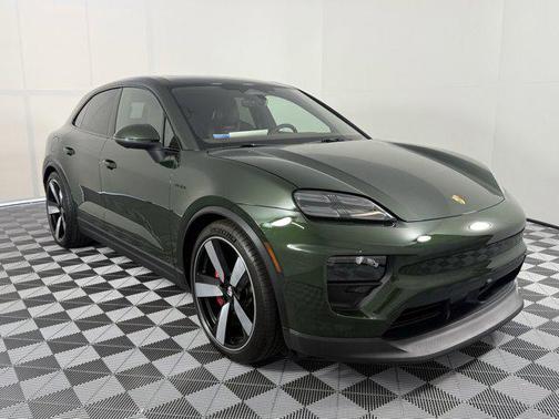 2025 Porsche Macan T