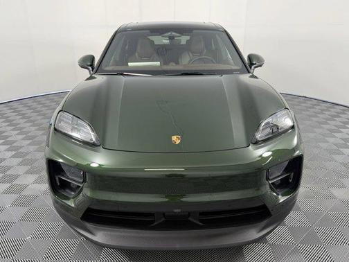 2025 Porsche Macan T