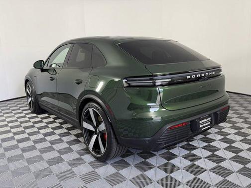 2025 Porsche Macan T