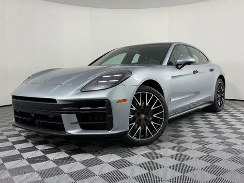 2026 Porsche Panamera 4