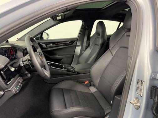 2026 Porsche Panamera 4