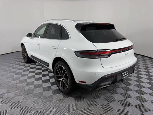 2024 Porsche Macan Base