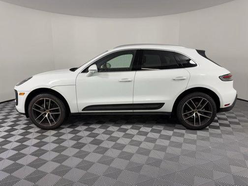 2024 Porsche Macan Base