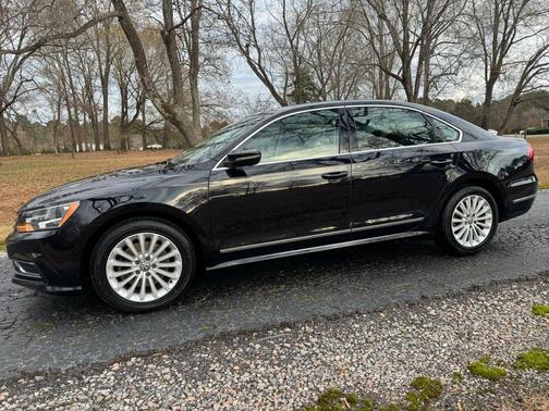 2017 Volkswagen Passat 1.8T SE
