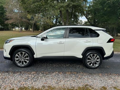2022 Toyota RAV4 XLE Premium