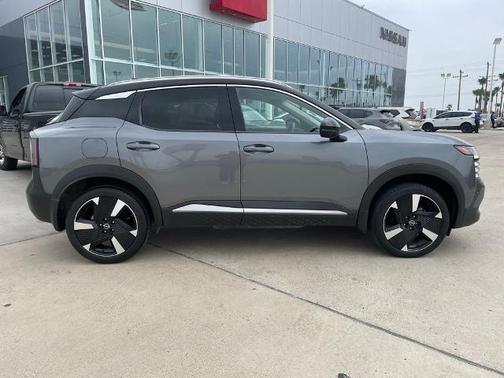 2t Gun Blk Roof 2025 Nissan Kicks SR