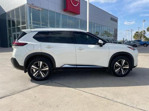 White 2023 Nissan Rogue Platinum