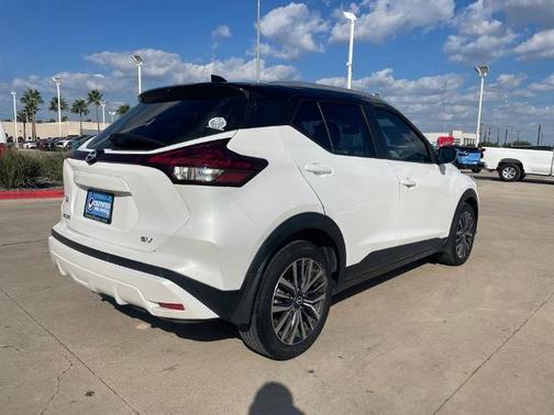 2022 Nissan Kicks SV