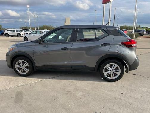 2020 Nissan Kicks S