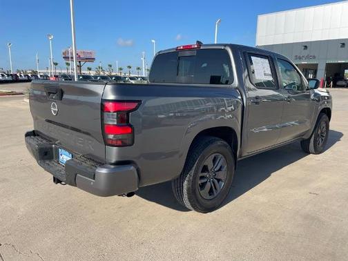 2025 Nissan Frontier SV