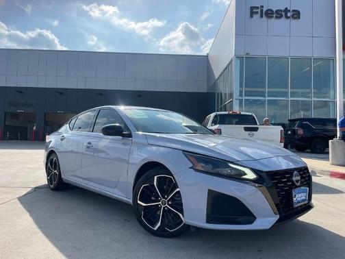 Gray Sky Pearl 2023 Nissan Altima 2.5 SR