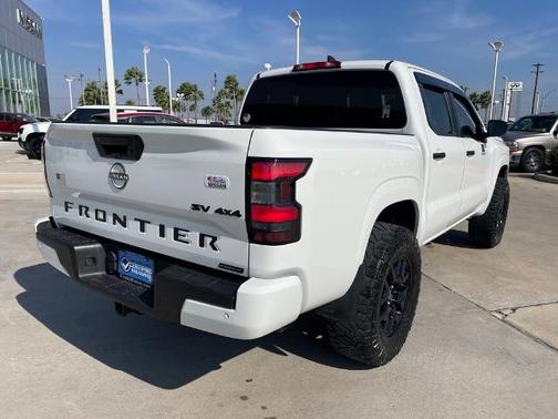 2023 Nissan Frontier SV