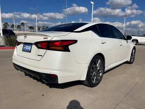 2024 Nissan Altima 2.0 SR