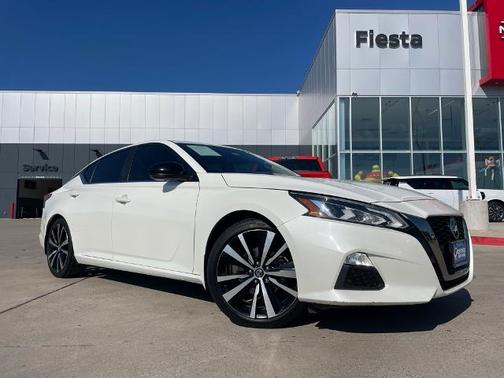 2022 Nissan Altima 2.0 SR