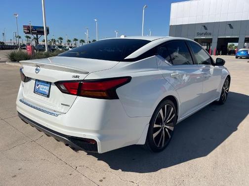 2022 Nissan Altima 2.0 SR