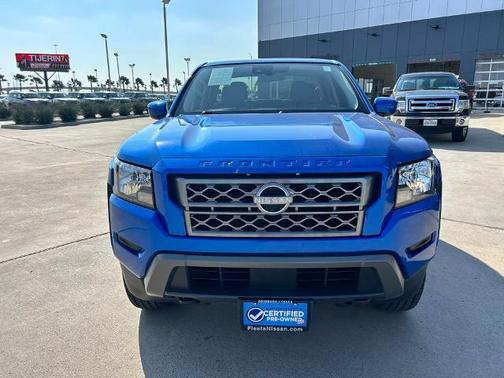 2024 Nissan Frontier SV