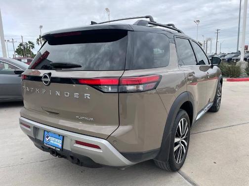 2024 Nissan Pathfinder Platinum
