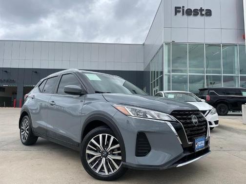 Boulder Gray Metallic 2024 Nissan Kicks SV