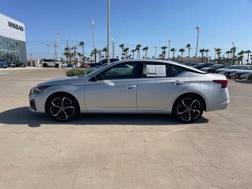 2023 Nissan Altima 2.5 SR