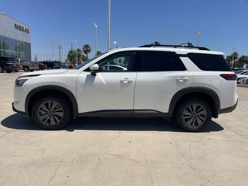 2023 Nissan Pathfinder SV