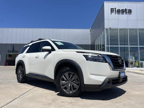 2023 Nissan Pathfinder SV