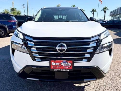 Wht Blk Roof 2024 Nissan Rogue Platinum