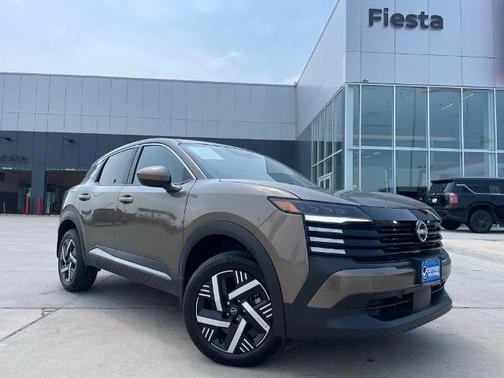 Canyon Bronze M 2025 Nissan Kicks SV