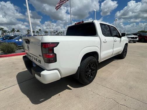 2023 Nissan Frontier SV