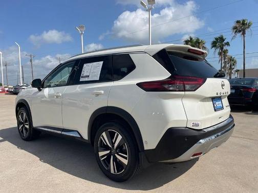 White 2023 Nissan Rogue Platinum