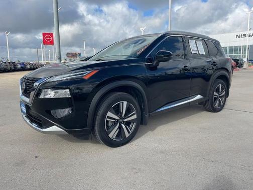 Black 2023 Nissan Rogue Platinum