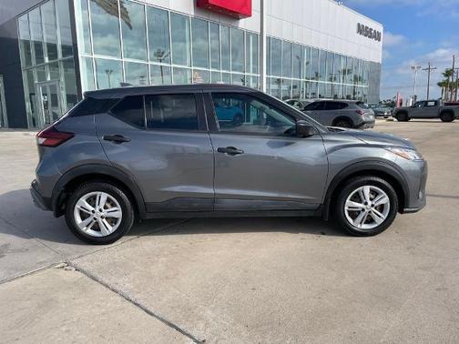 Gun Metallic 2022 Nissan Kicks S