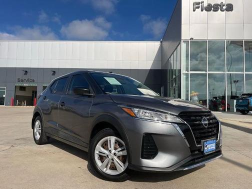 Gun Metallic 2022 Nissan Kicks S