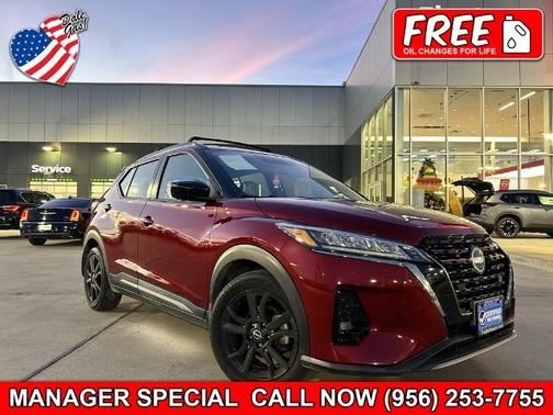 2022 Nissan Kicks SR