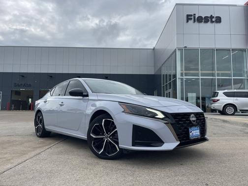 2023 Nissan Altima 2.5 SR