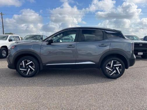 2t Gun Blk Roof 2025 Nissan Kicks SV